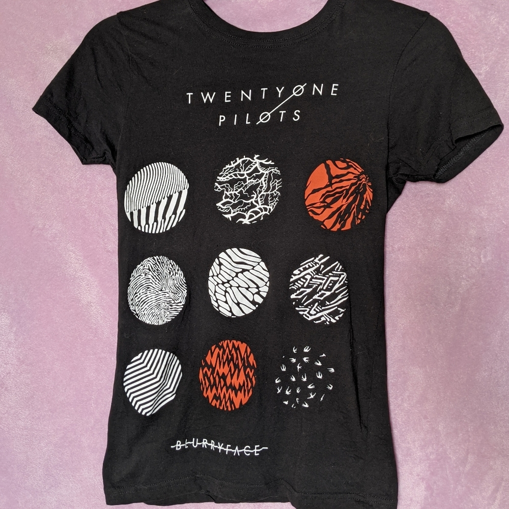🌚 Twentyone pilots t-shirt